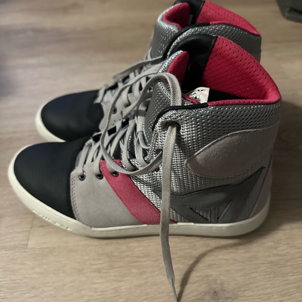 Trendy Women's High-Top Sneakers In Black, Gray, And Pink